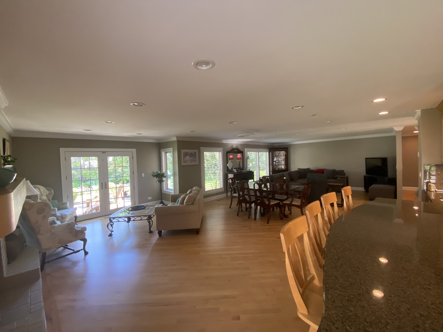 345 Cottonwood Lane, Naperville, IL 60540