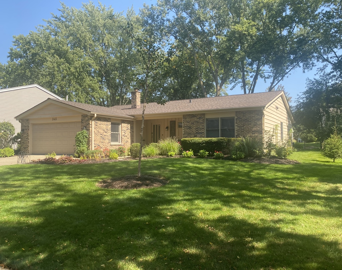 345 Cottonwood Lane, Naperville, IL 60540