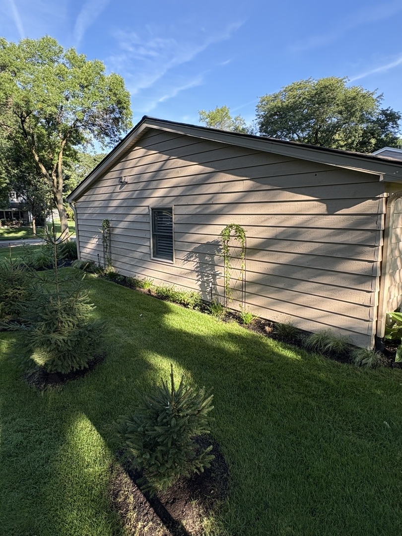345 Cottonwood Lane, Naperville, IL 60540