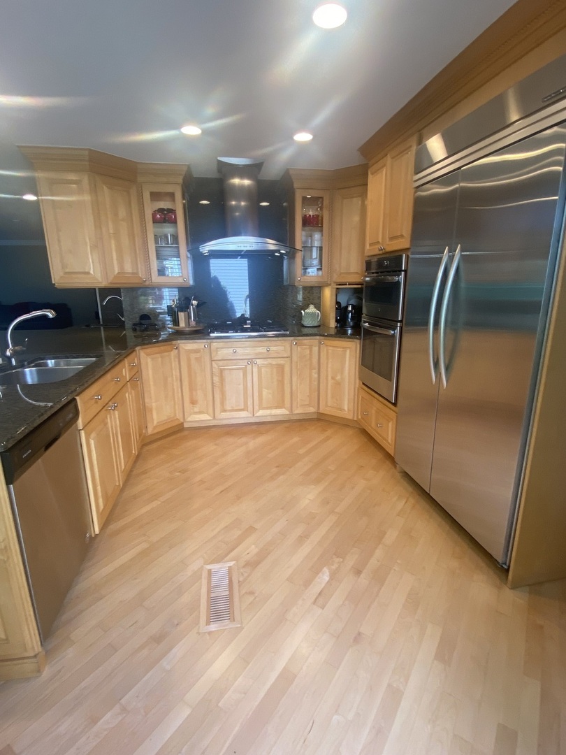 345 Cottonwood Lane, Naperville, IL 60540