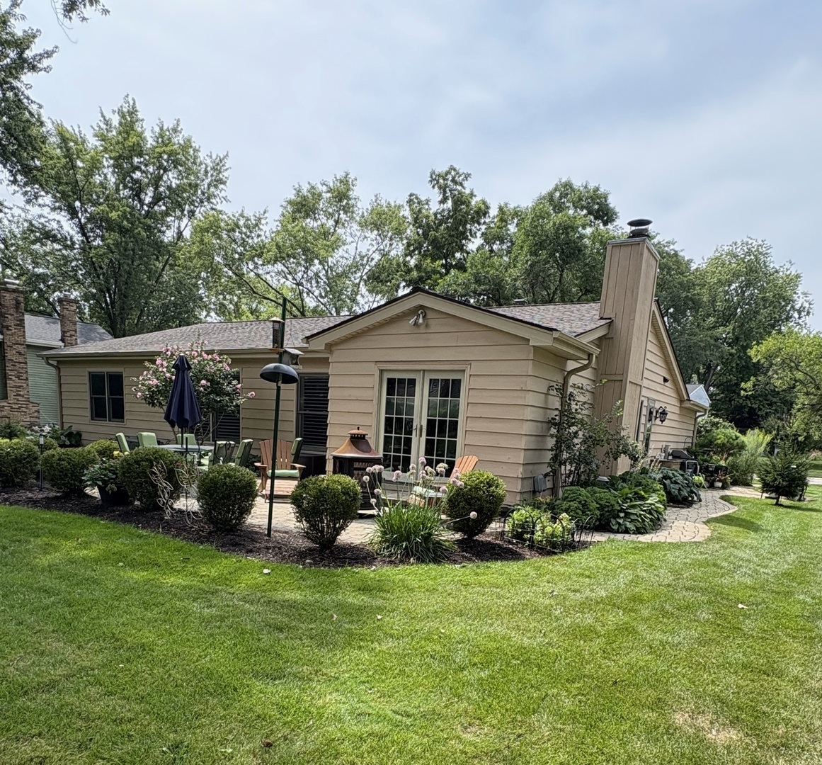 345 Cottonwood Lane, Naperville, IL 60540