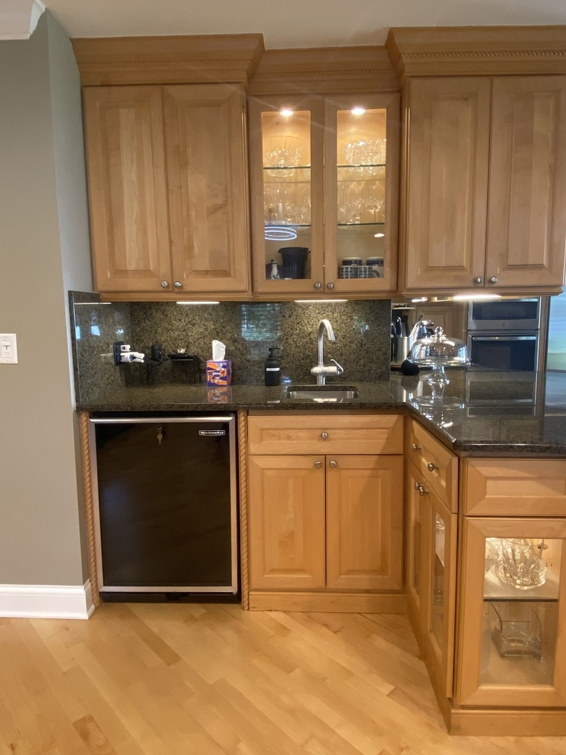 345 Cottonwood Lane, Naperville, IL 60540
