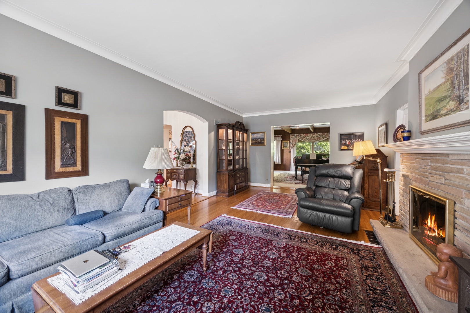 339 Eastgrove Road, Riverside, IL 60546