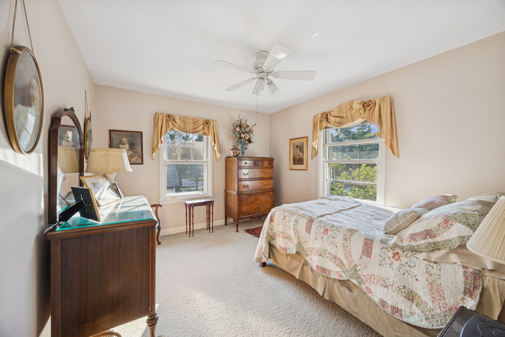 339 Eastgrove Road, Riverside, IL 60546