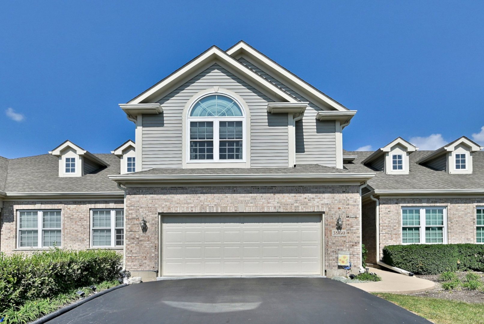 3960 Willow View Drive, Lake In The Hills, IL 60156