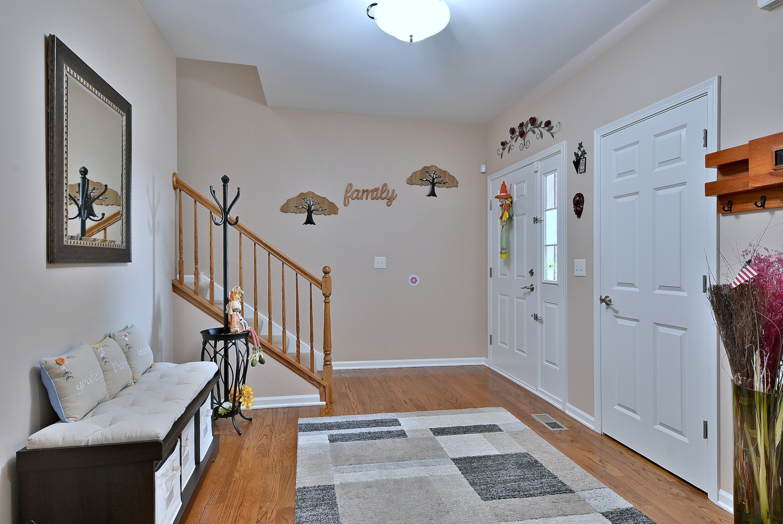 3960 Willow View Drive, Lake In The Hills, IL 60156