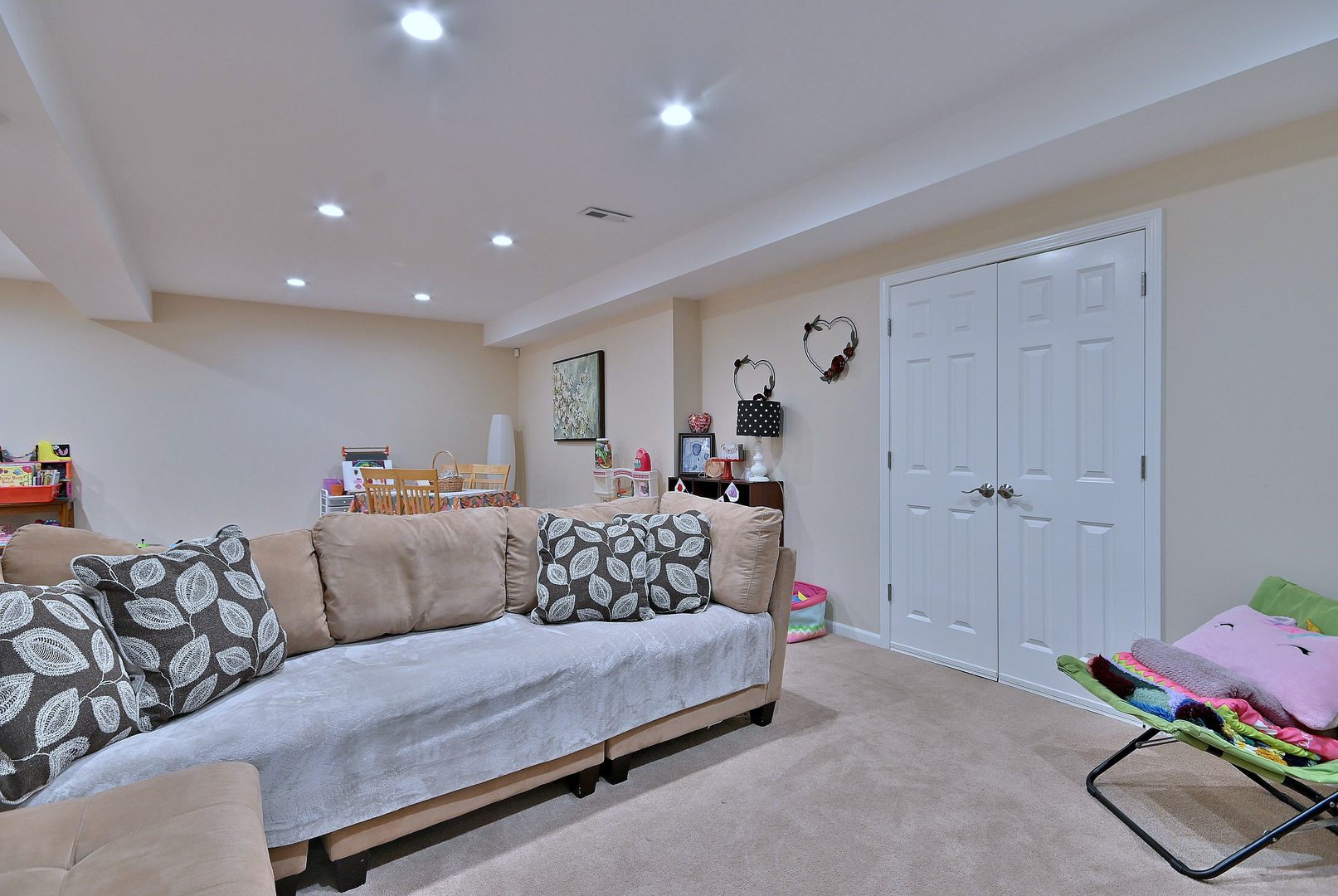 3960 Willow View Drive, Lake In The Hills, IL 60156