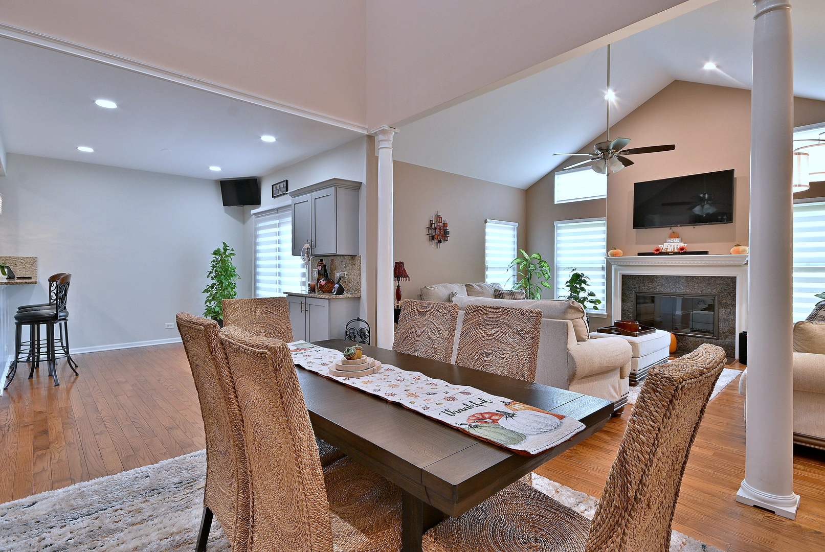 3960 Willow View Drive, Lake In The Hills, IL 60156