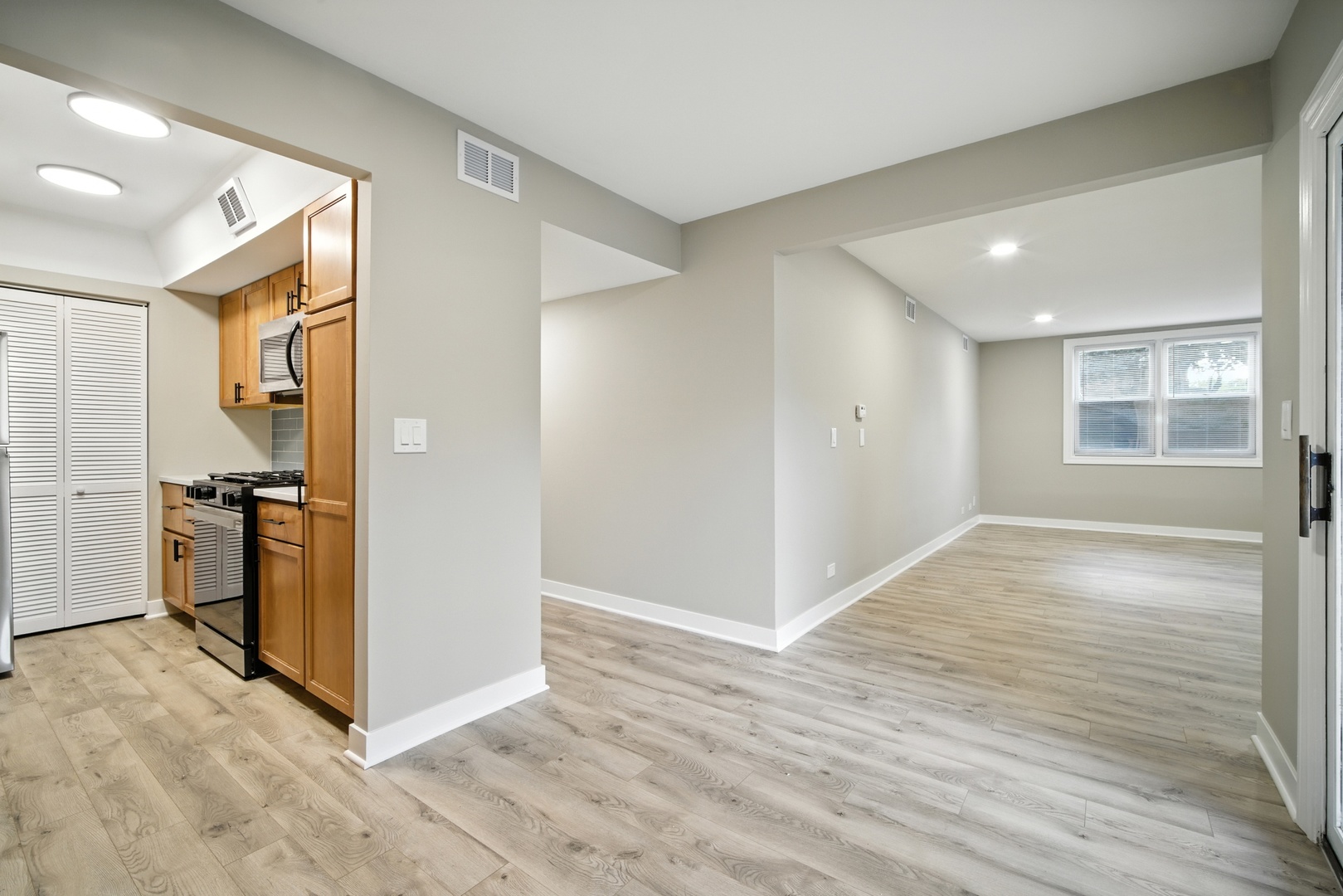 1722 Fayette Walk #A, Hoffman Estates, IL 60169