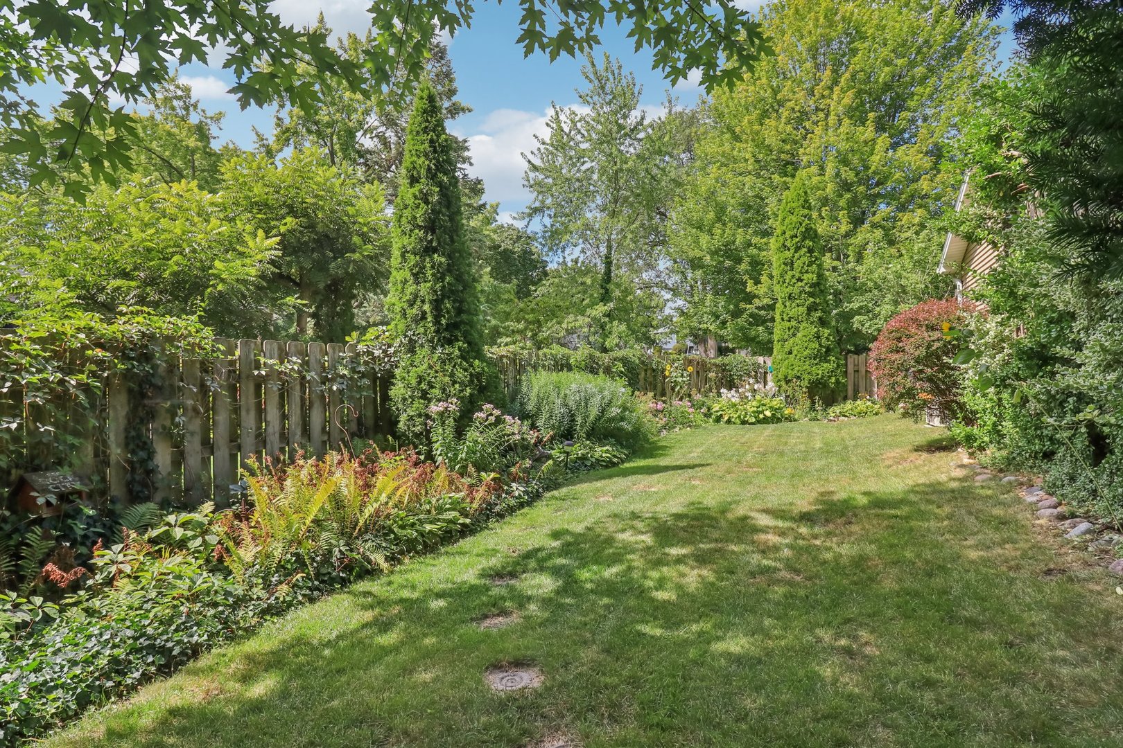 325 Hillandale Drive, Round Lake, IL 60073