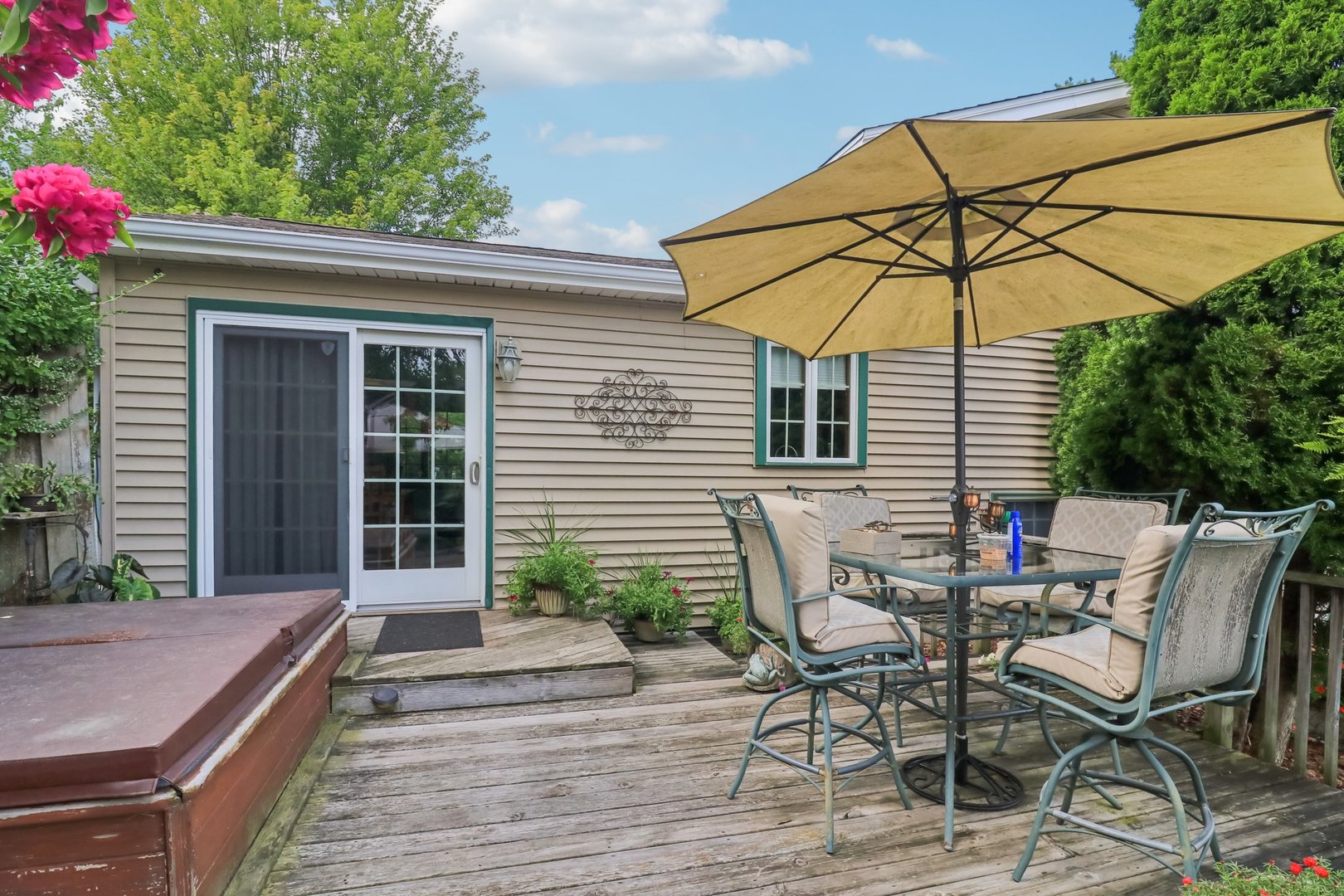 325 Hillandale Drive, Round Lake, IL 60073
