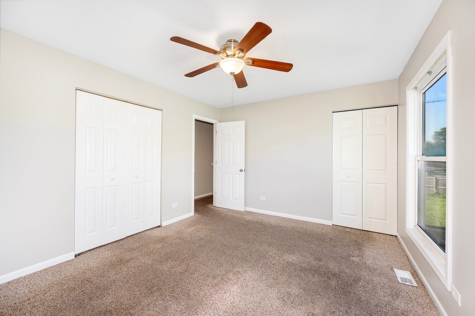 231 N Canyon Drive, Bolingbrook, IL 60490