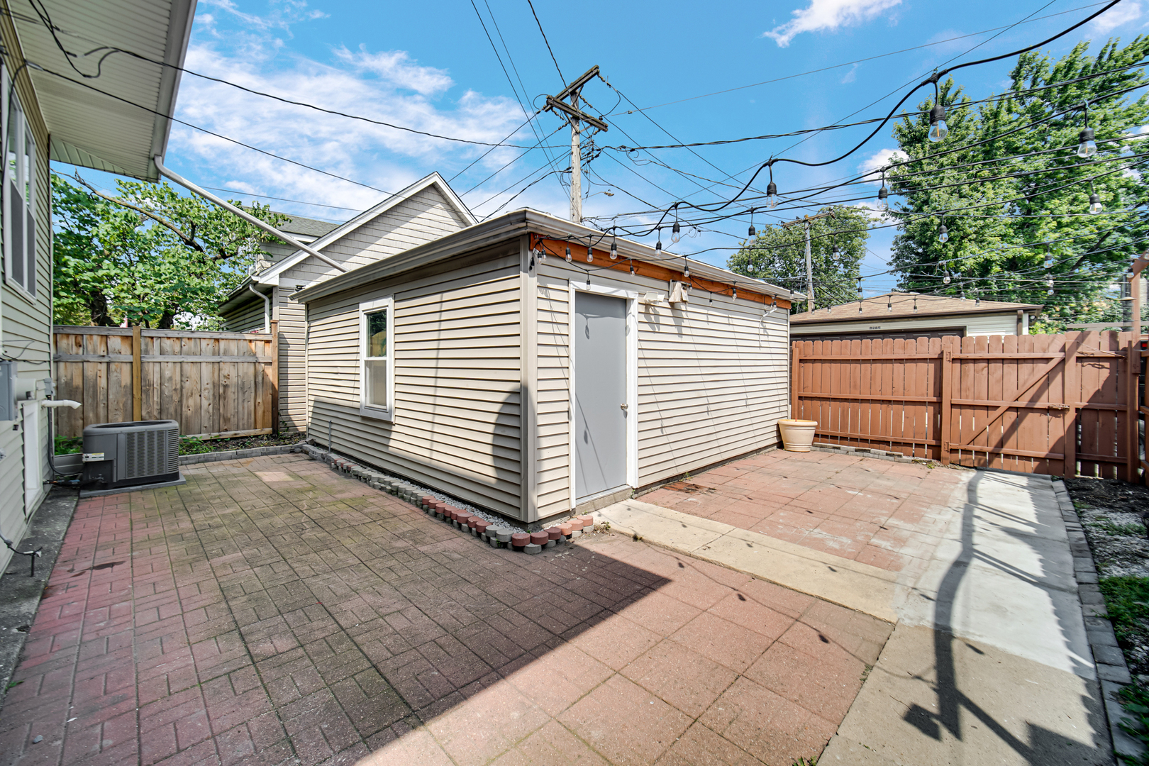 10 Le Moyne Parkway, Oak Park, IL 60302