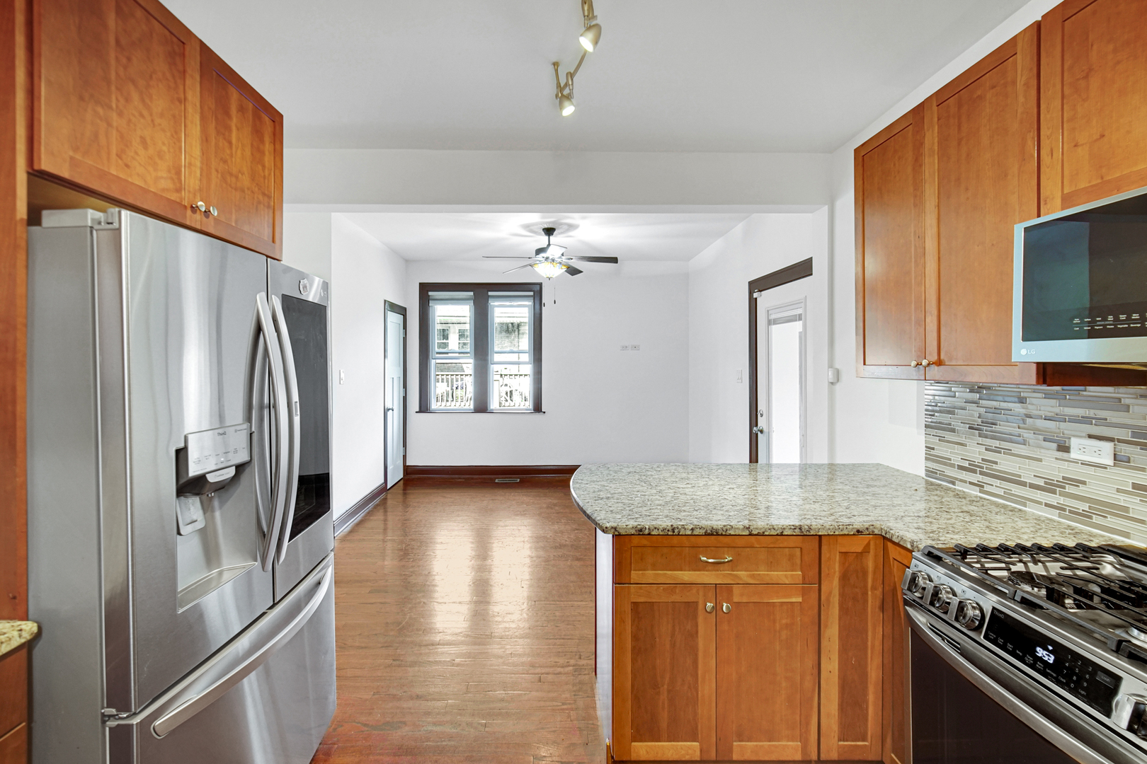 10 Le Moyne Parkway, Oak Park, IL 60302