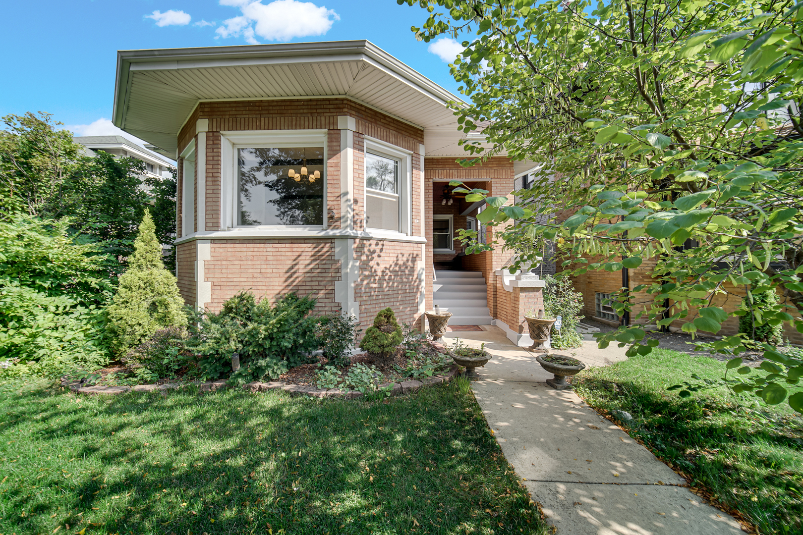 10 Le Moyne Parkway, Oak Park, IL 60302
