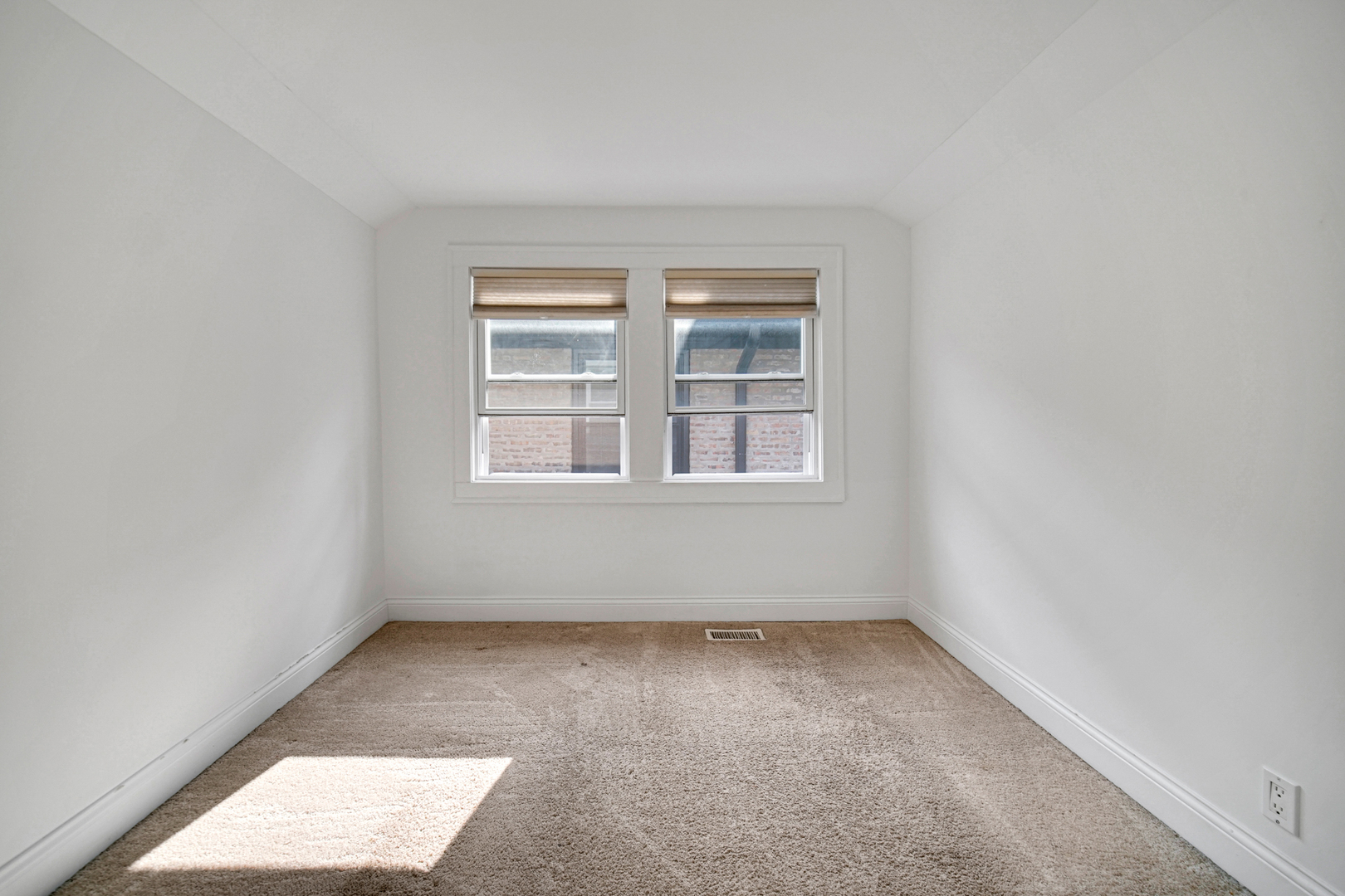 10 Le Moyne Parkway, Oak Park, IL 60302