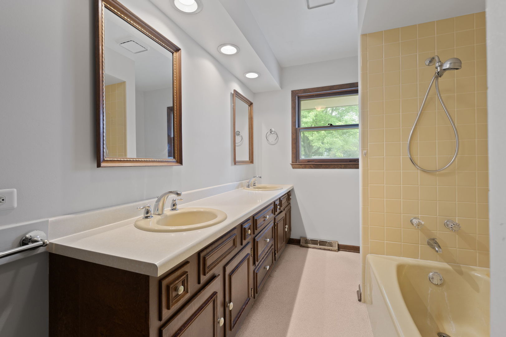 227 Kimball Avenue, Wauconda, IL 60084