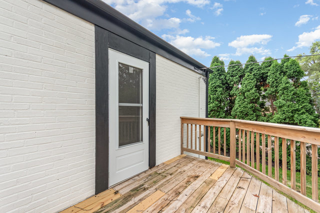 24 Hiawatha Drive, Clarendon Hills, IL 60514
