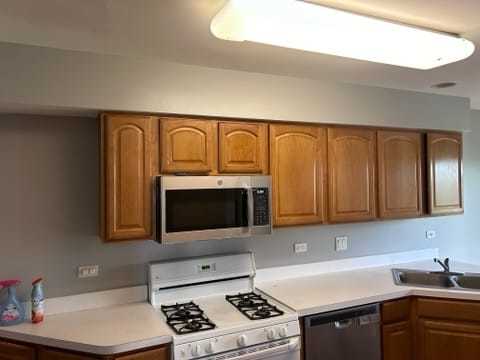 2456 Frost Drive, Aurora, IL 60503