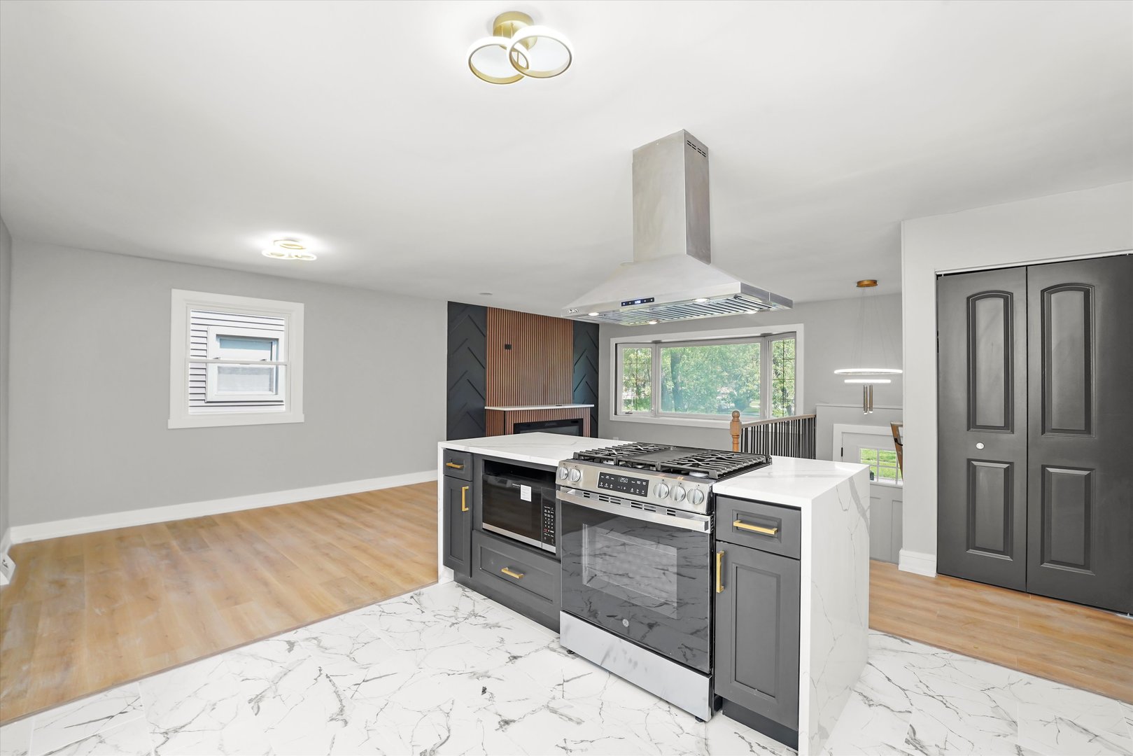 1635 216th Street, Sauk Village, IL 60411