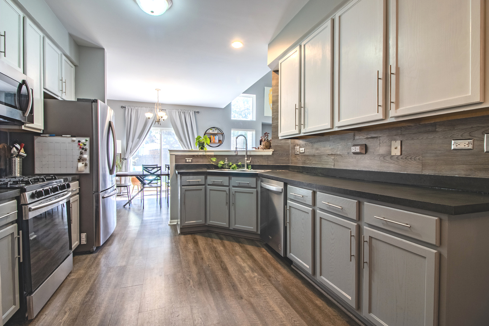 7030 Creekside Drive #7030, Plainfield, IL 60586