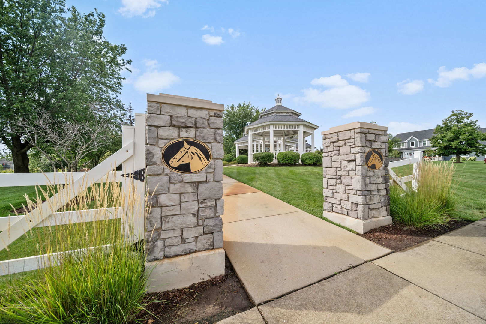21437 Breton Road, Frankfort, IL 60423