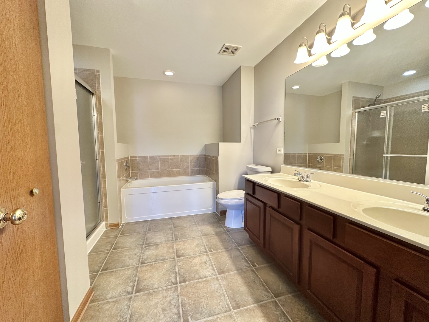 1911 W Crestview Circle, Romeoville, IL 60446