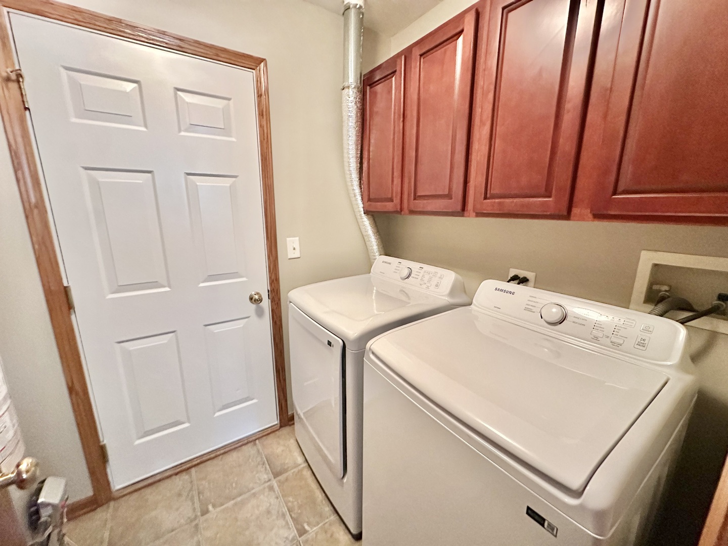 1911 W Crestview Circle, Romeoville, IL 60446
