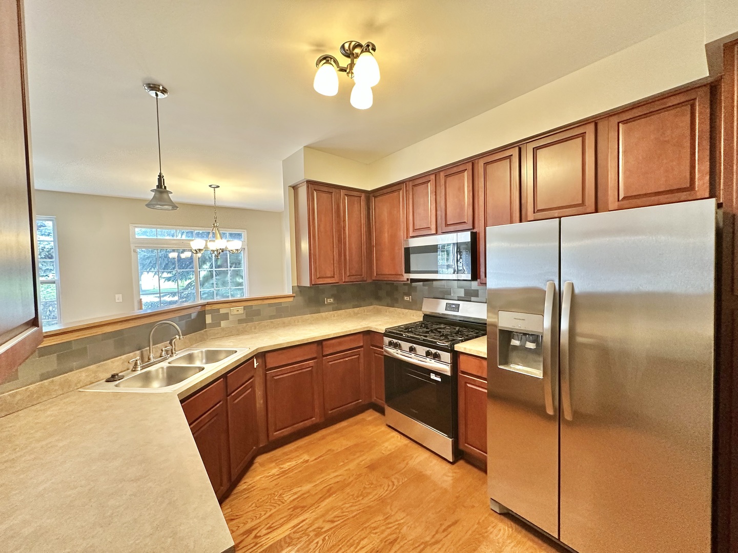 1911 W Crestview Circle, Romeoville, IL 60446