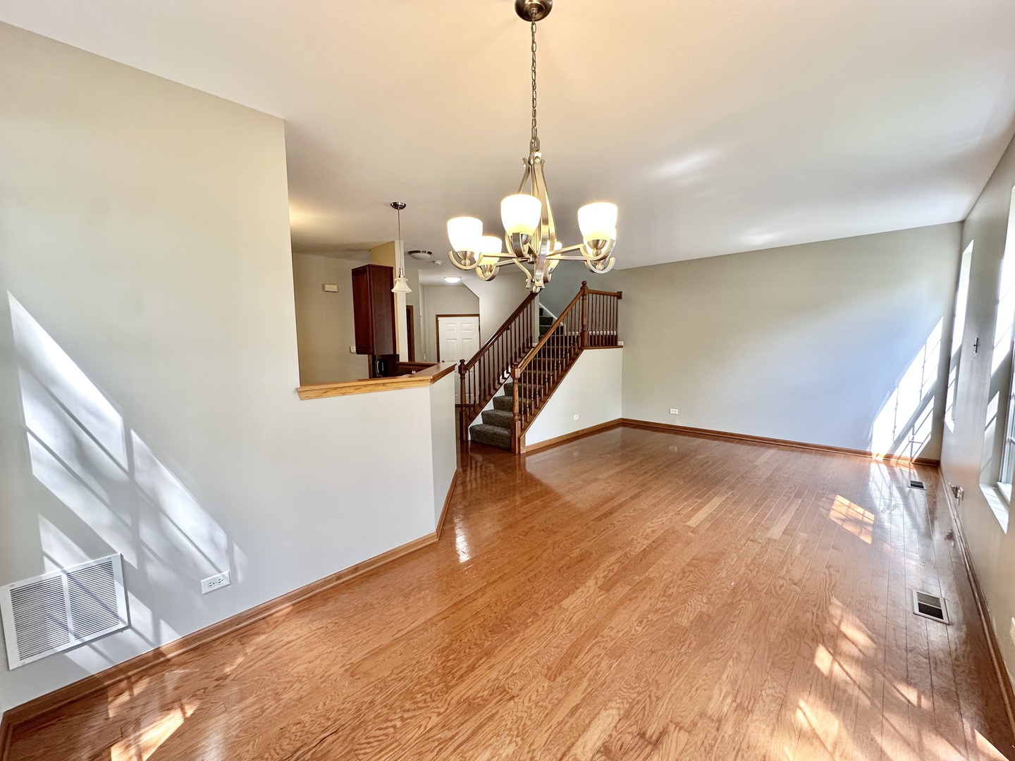 1911 W Crestview Circle, Romeoville, IL 60446