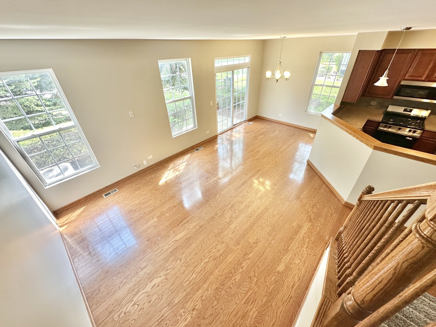 1911 W Crestview Circle, Romeoville, IL 60446