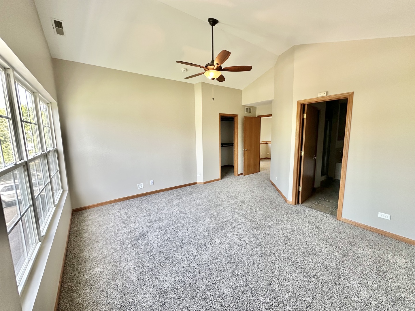 1911 W Crestview Circle, Romeoville, IL 60446