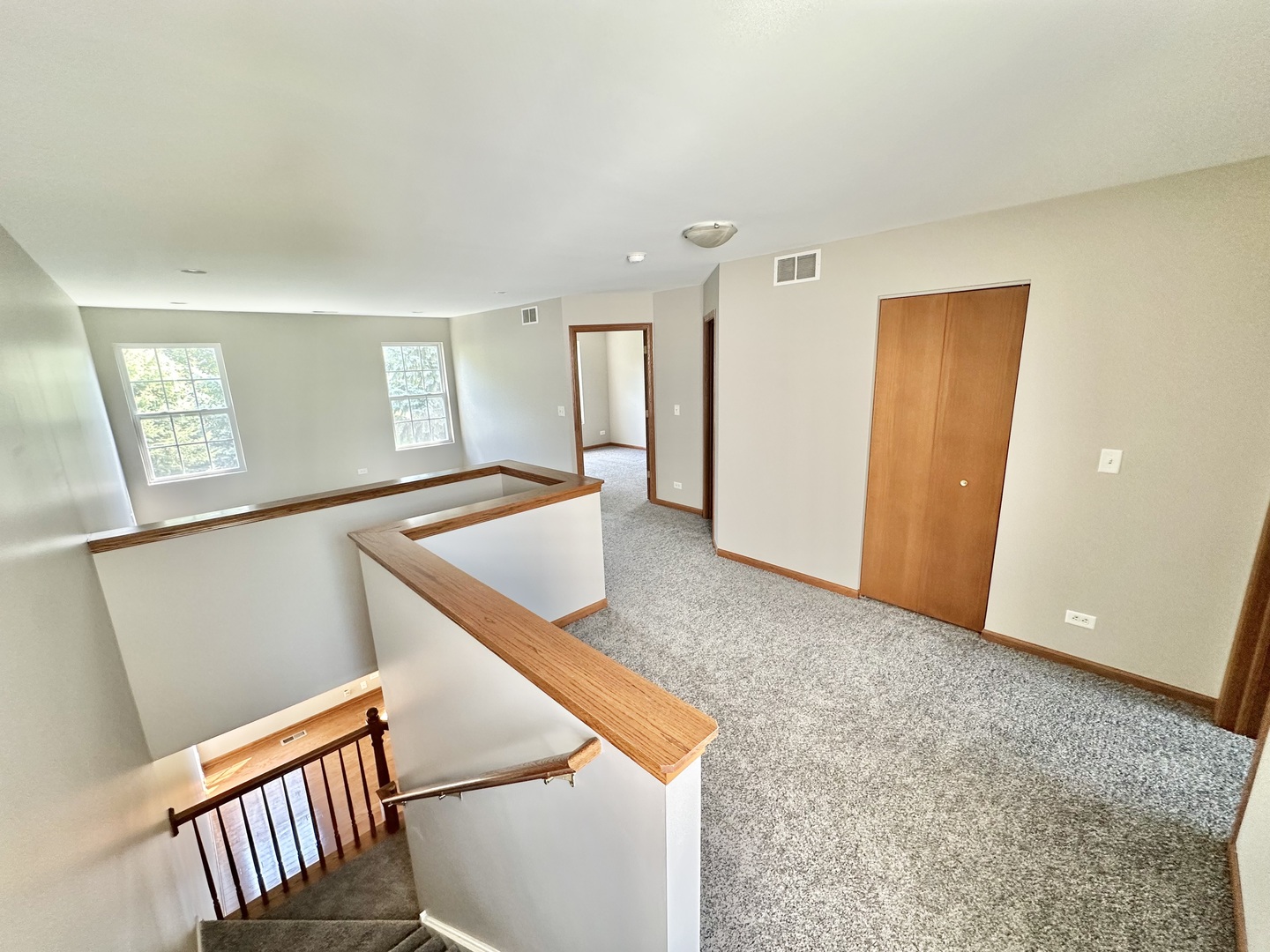 1911 W Crestview Circle, Romeoville, IL 60446