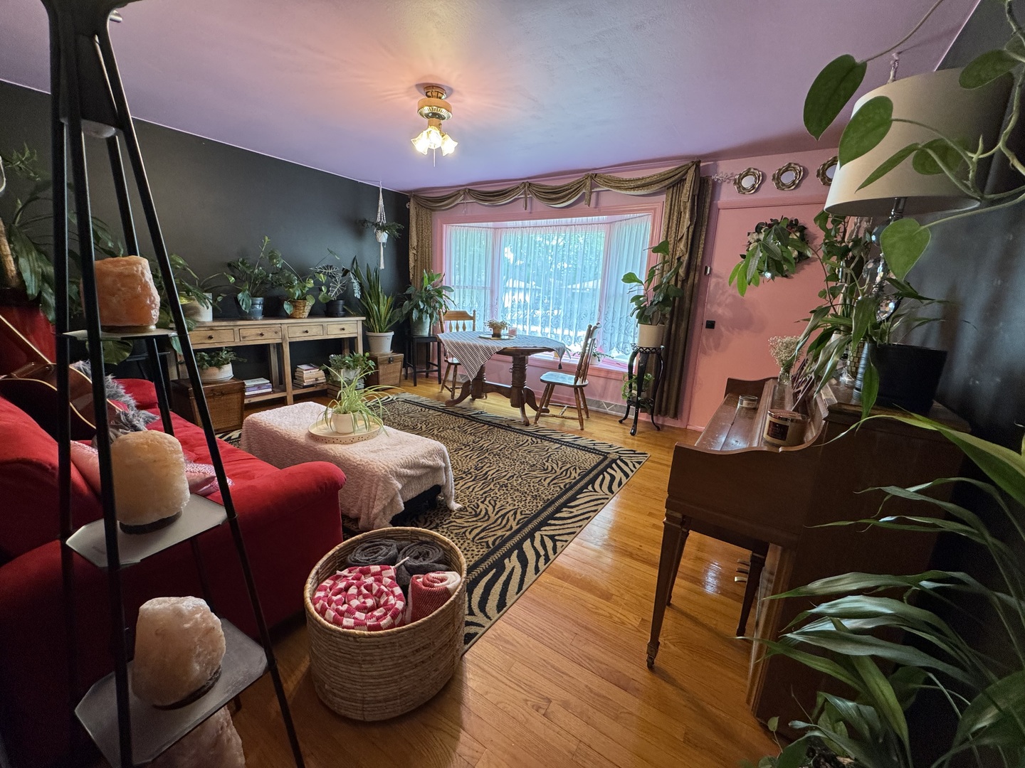 1106 S Robert Drive, Mount Prospect, IL 60056