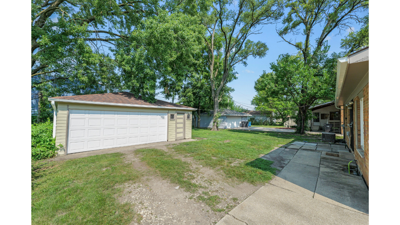 15522 Dearborn Street, South Holland, IL 60473