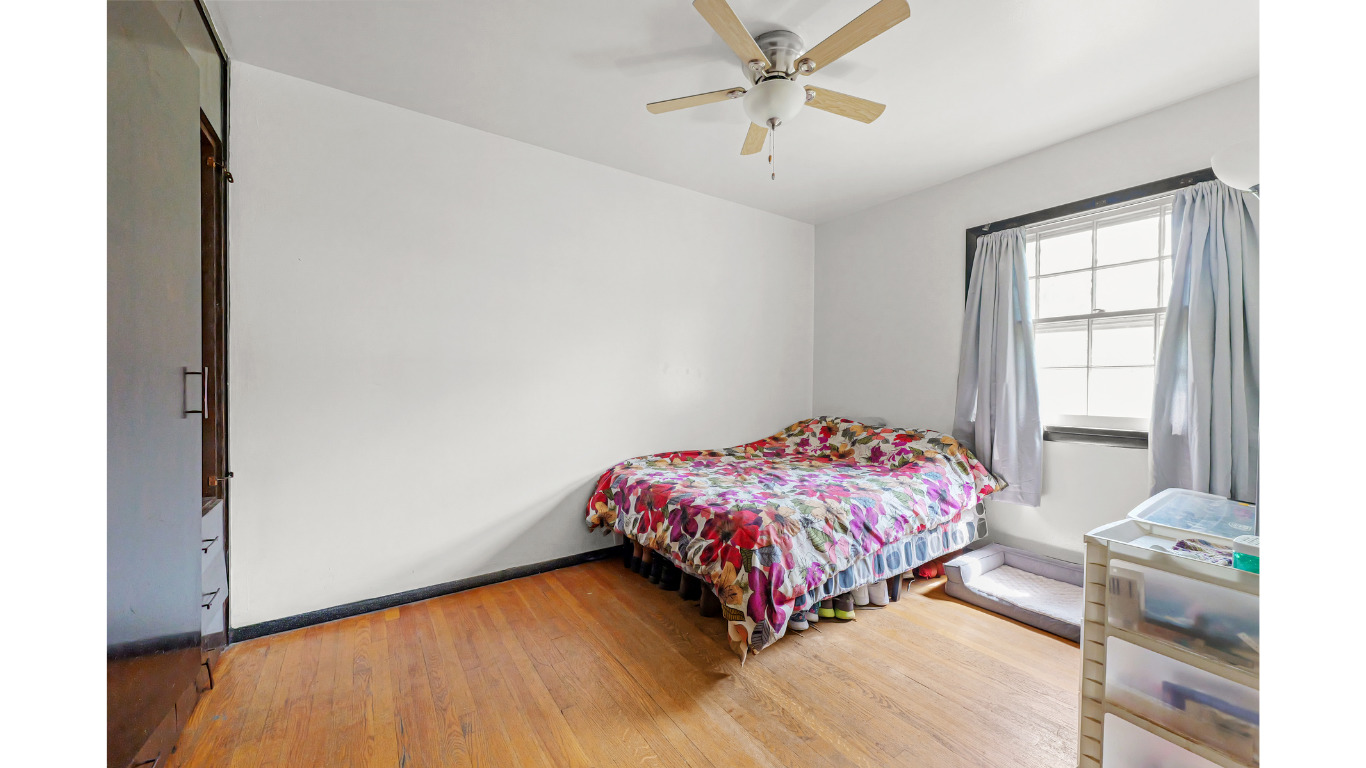 15522 Dearborn Street, South Holland, IL 60473