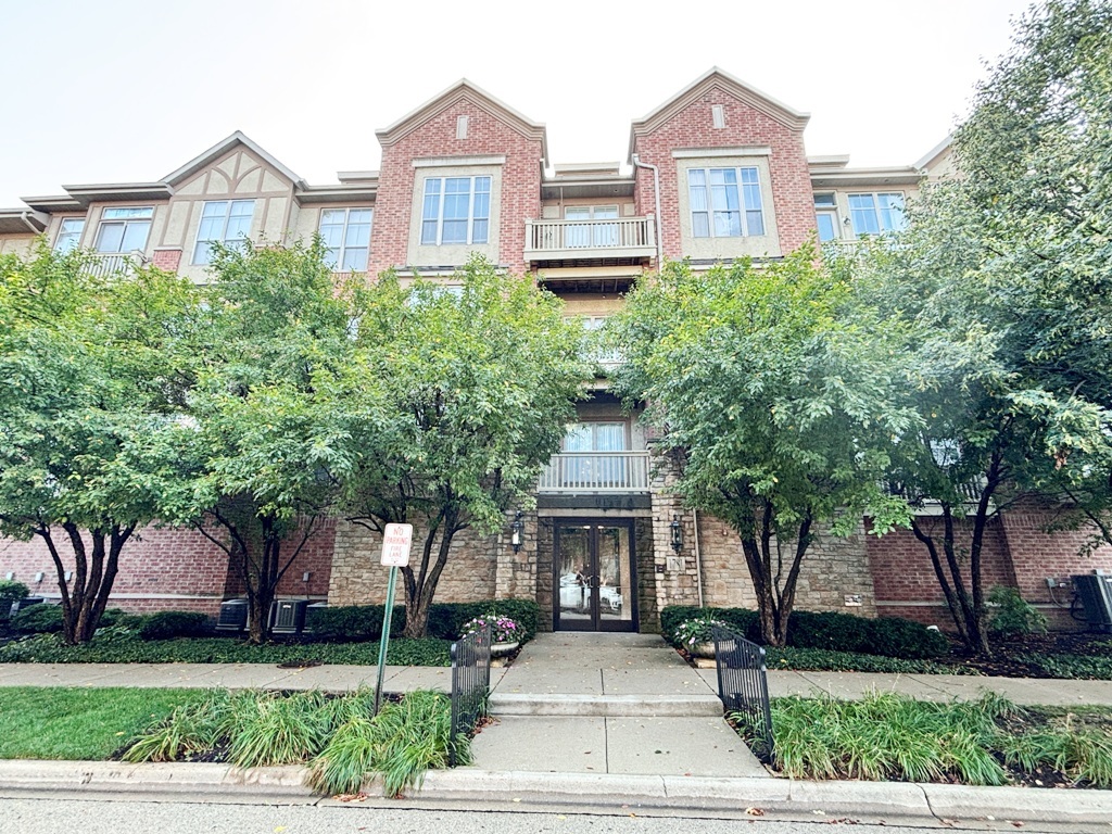 1781 TUDOR Lane #308, Northbrook, IL 60062