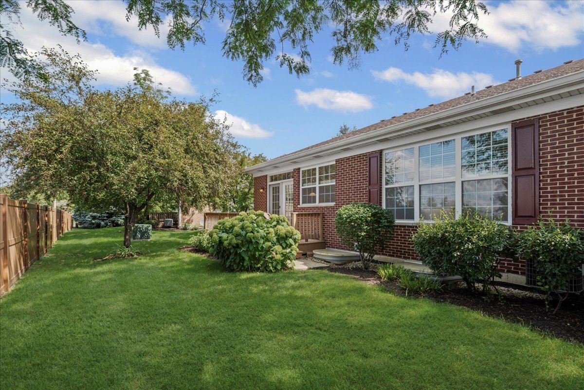 2813 Bond Circle, Naperville, IL 60563