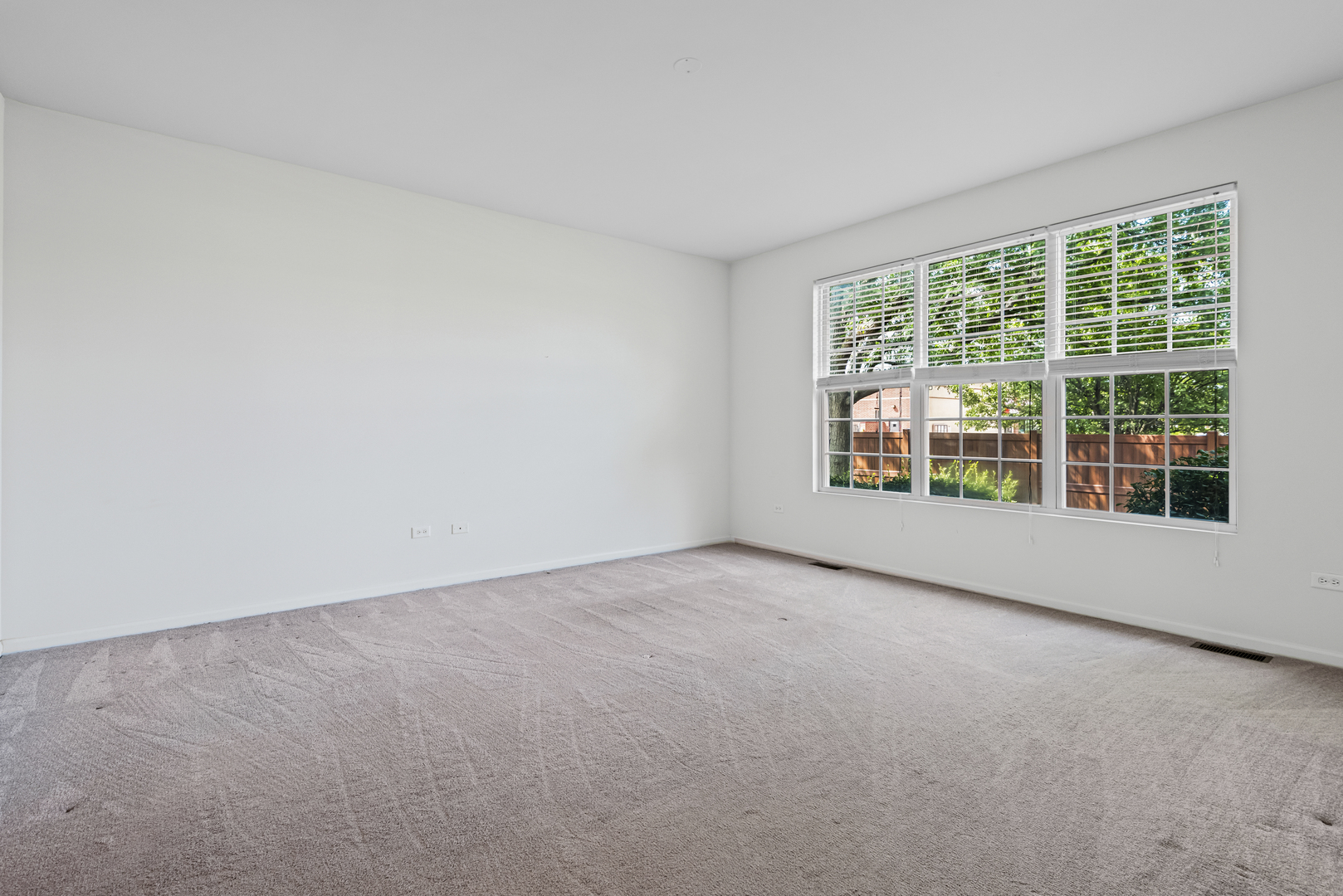 2813 Bond Circle, Naperville, IL 60563
