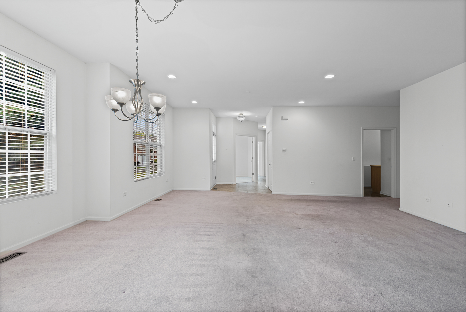 2813 Bond Circle, Naperville, IL 60563
