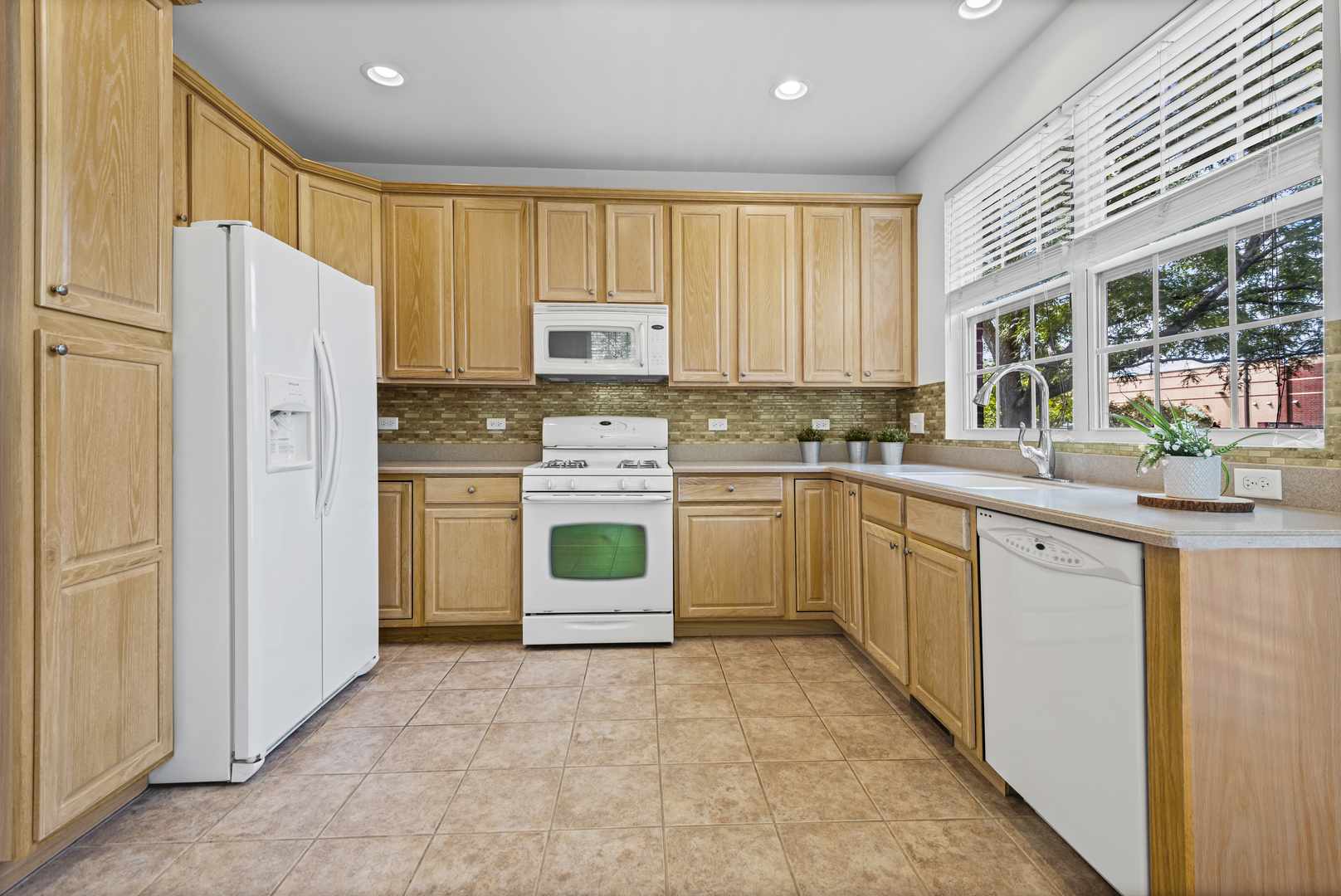 2813 Bond Circle, Naperville, IL 60563