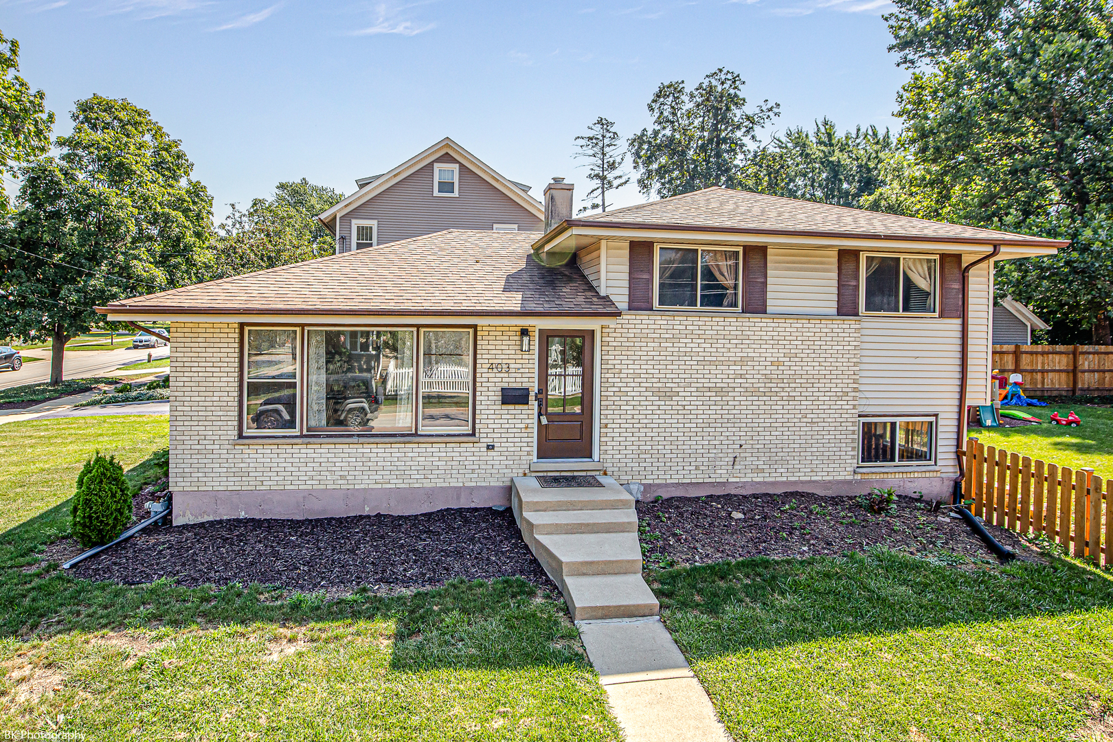 403 S Washington Street, Wheaton, IL 60187