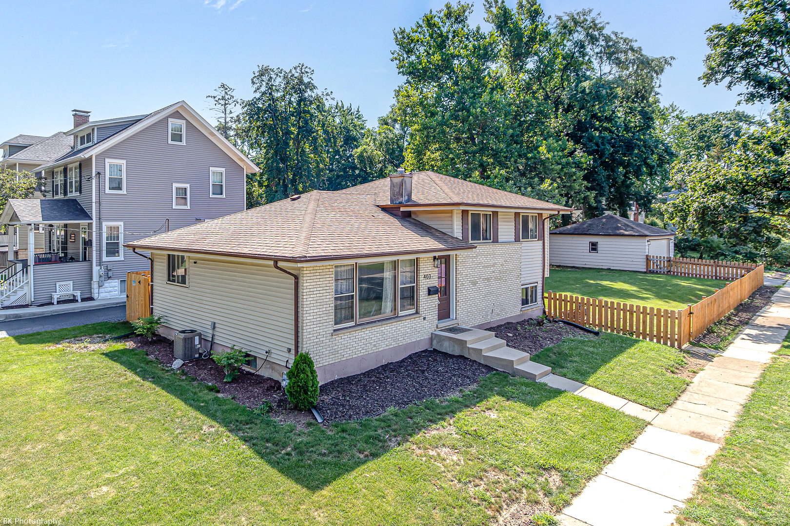403 S Washington Street, Wheaton, IL 60187