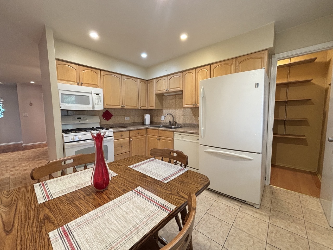 1430 Sandstone Drive #202, Wheeling, IL 60090