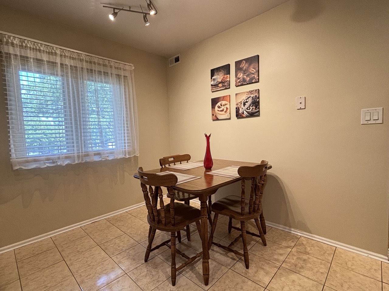 1430 Sandstone Drive #202, Wheeling, IL 60090