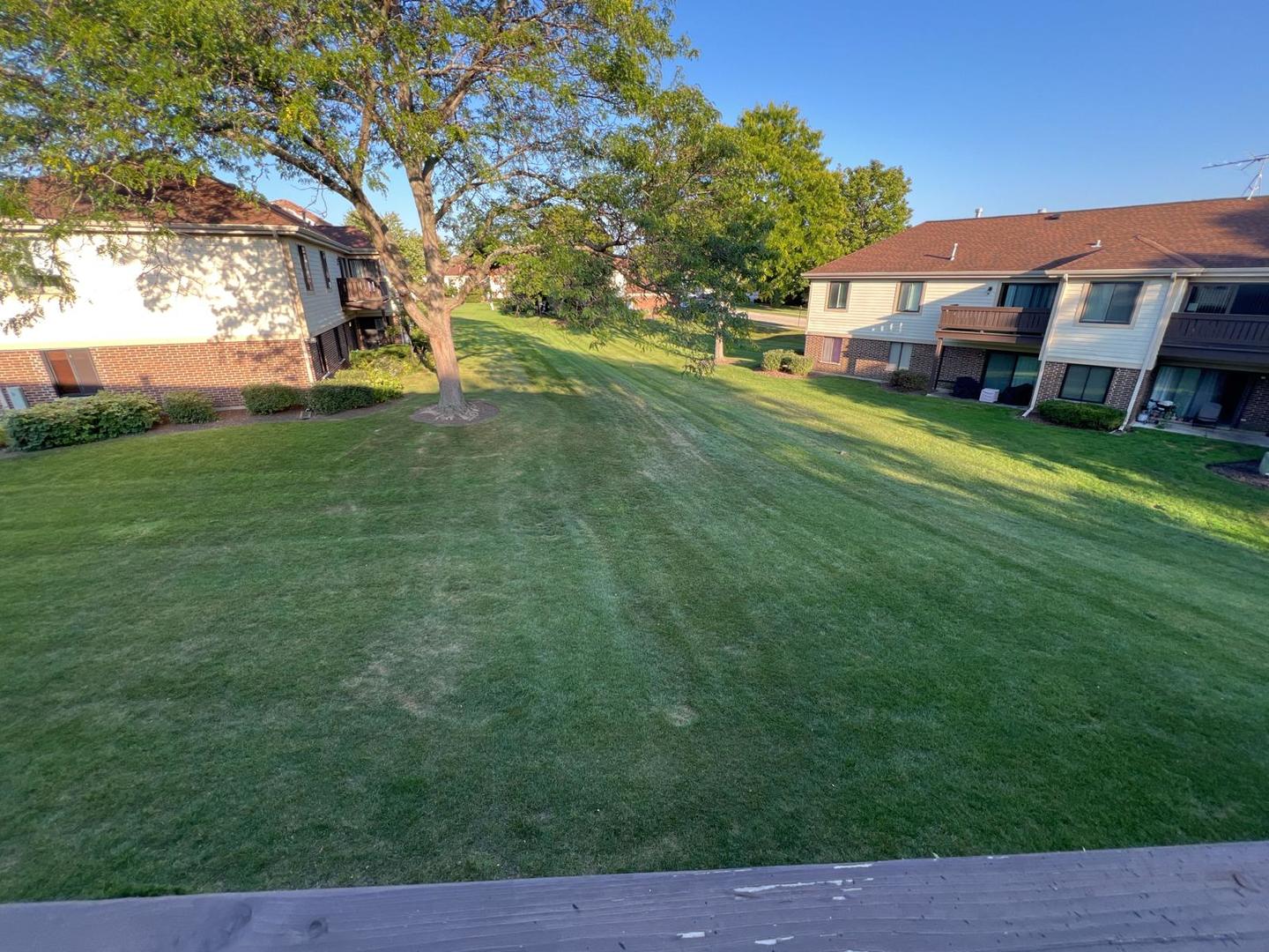 867 E Carriage Lane #8, Palatine, IL 60074