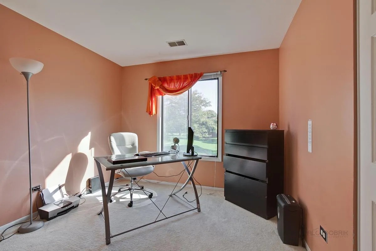 867 E Carriage Lane #8, Palatine, IL 60074