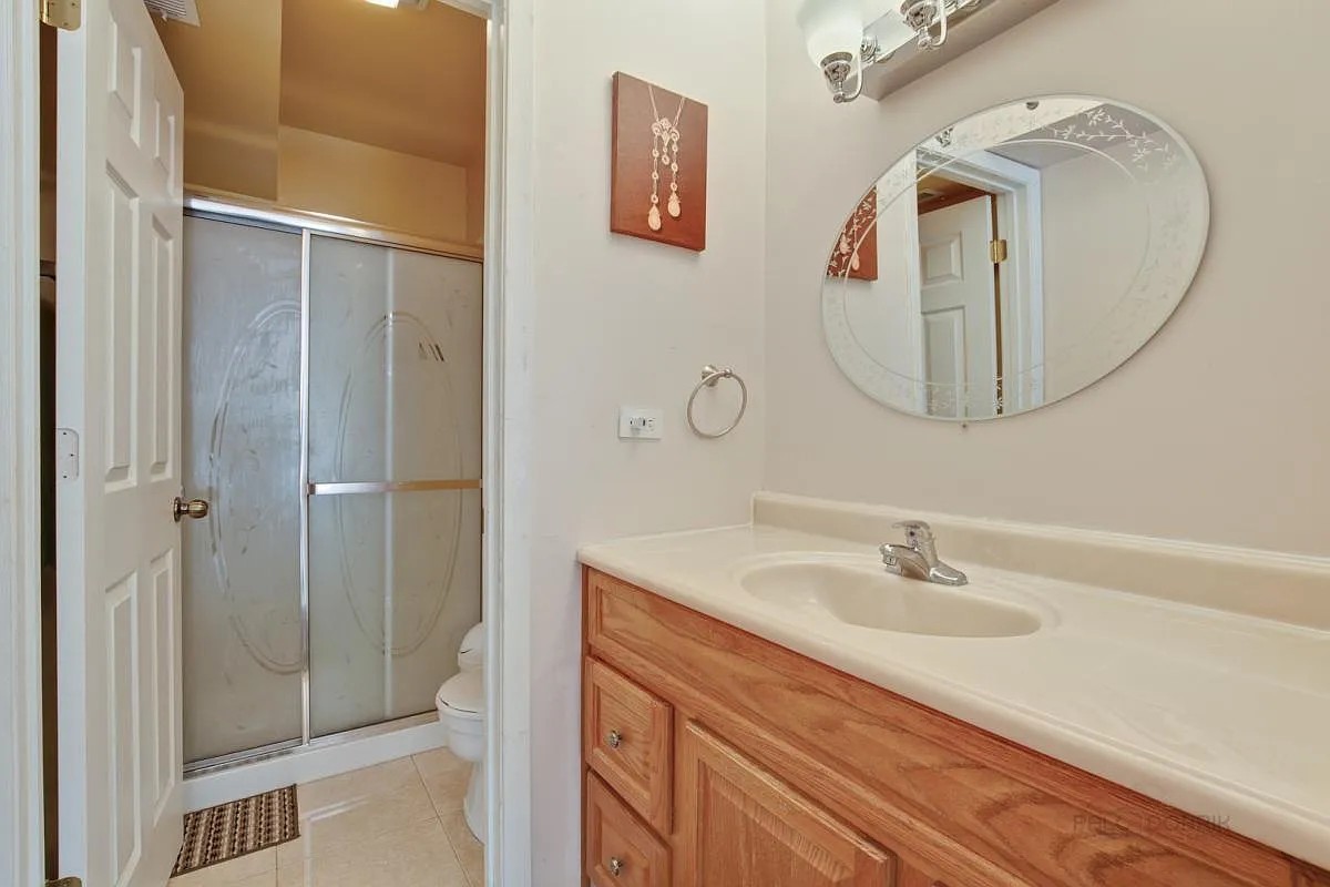 867 E Carriage Lane #8, Palatine, IL 60074