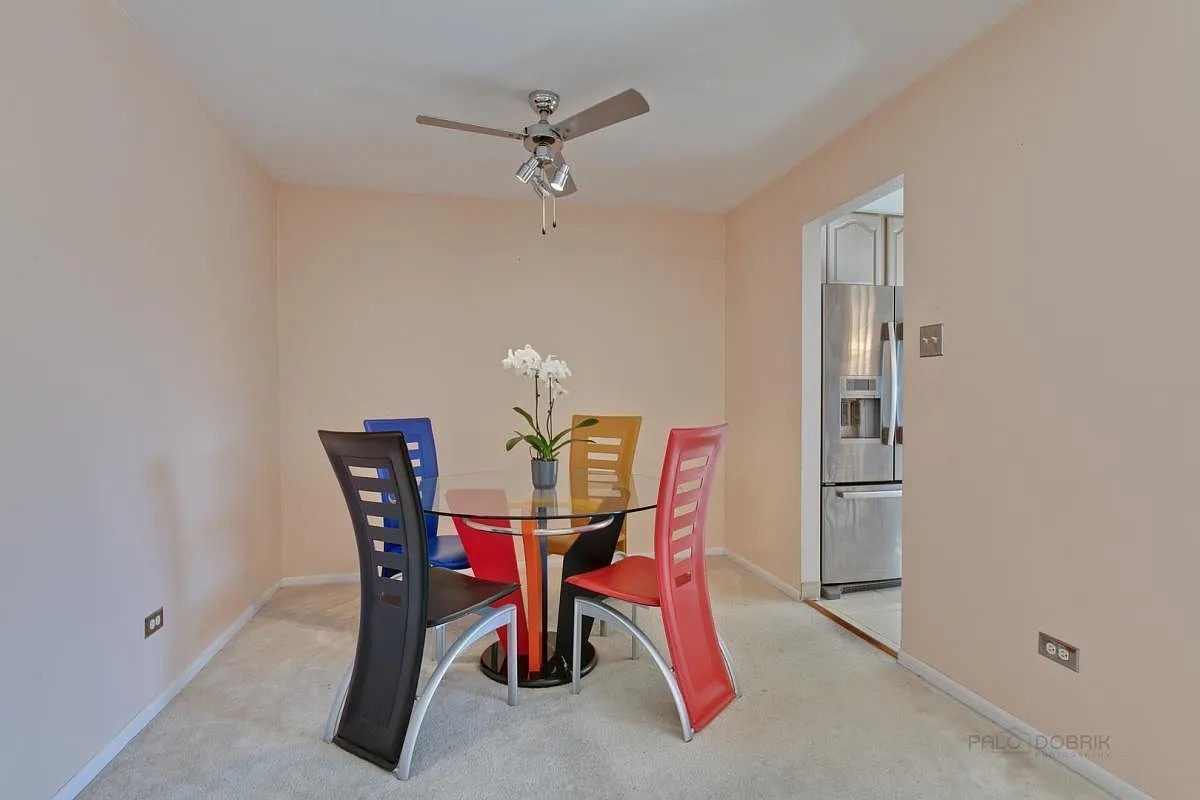 867 E Carriage Lane #8, Palatine, IL 60074