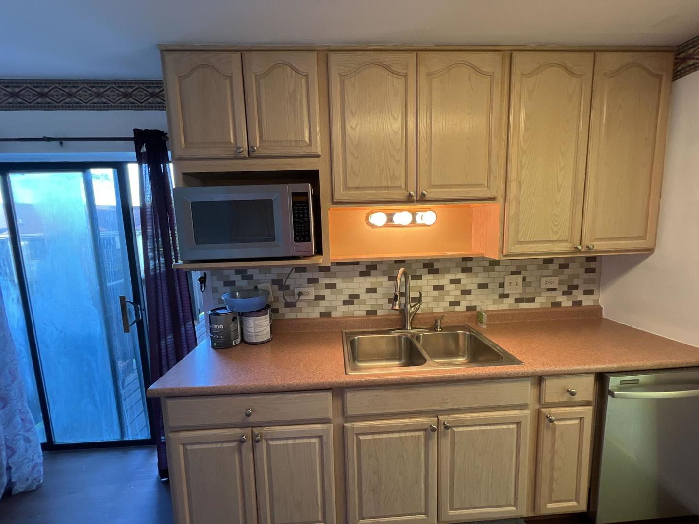 867 E Carriage Lane #8, Palatine, IL 60074